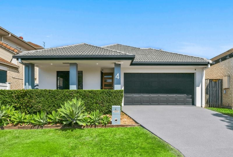 Stunning Family Sanctuary – Low-Maintenance Living in the Varsity 'Dress Circle'