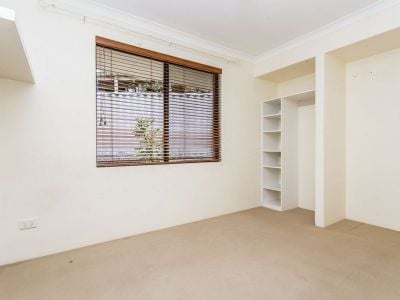 9 Curalo Mews, South Lake