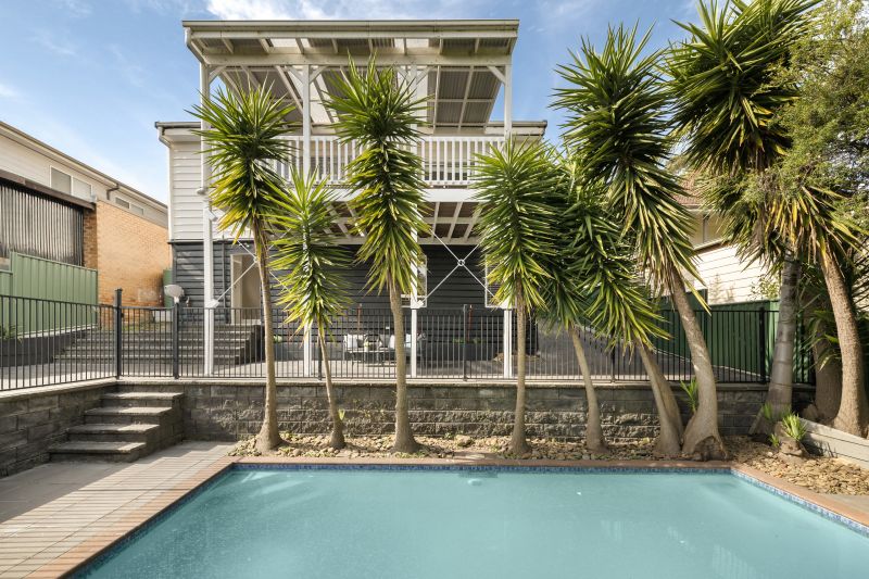 23 New Road, Oak Park