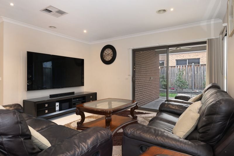 33 Mango Crescent, Mernda