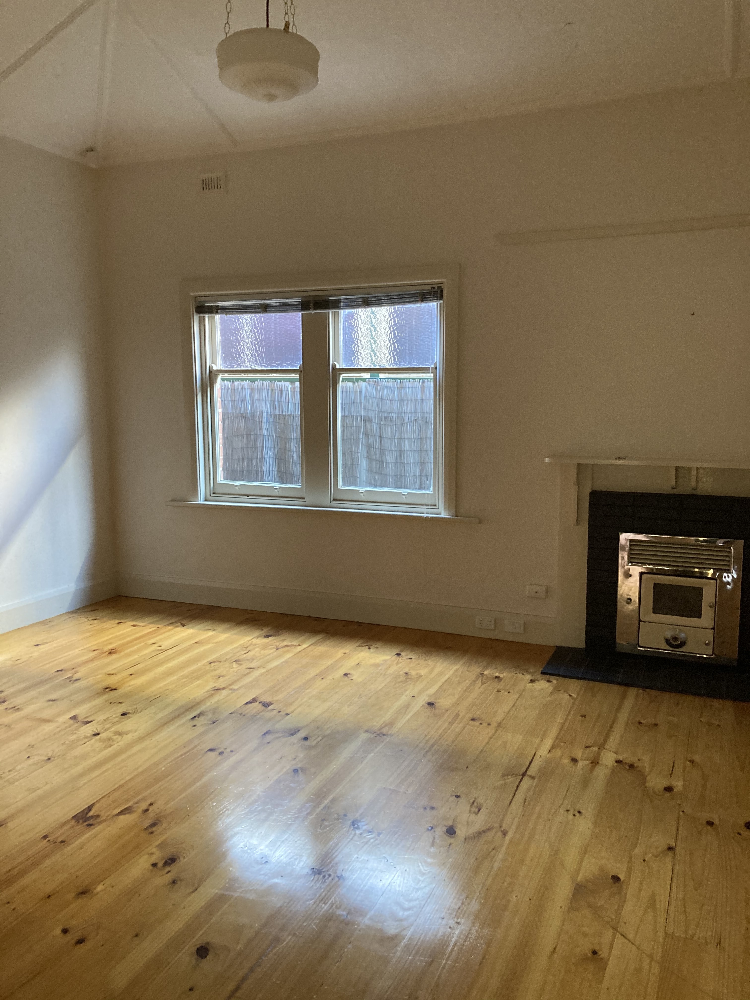 8 Garland Avenue  Glandore 5037