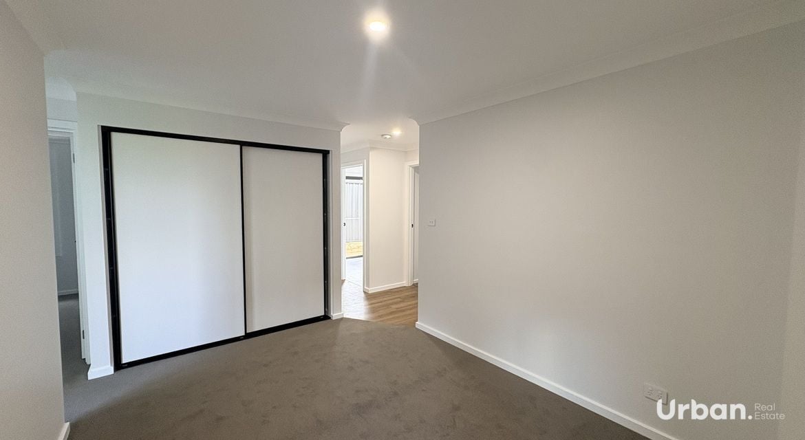Lochinvar 10 Cahill Close