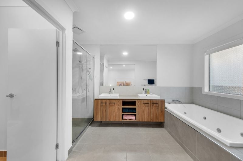 5 Devizes Drive, Wollert