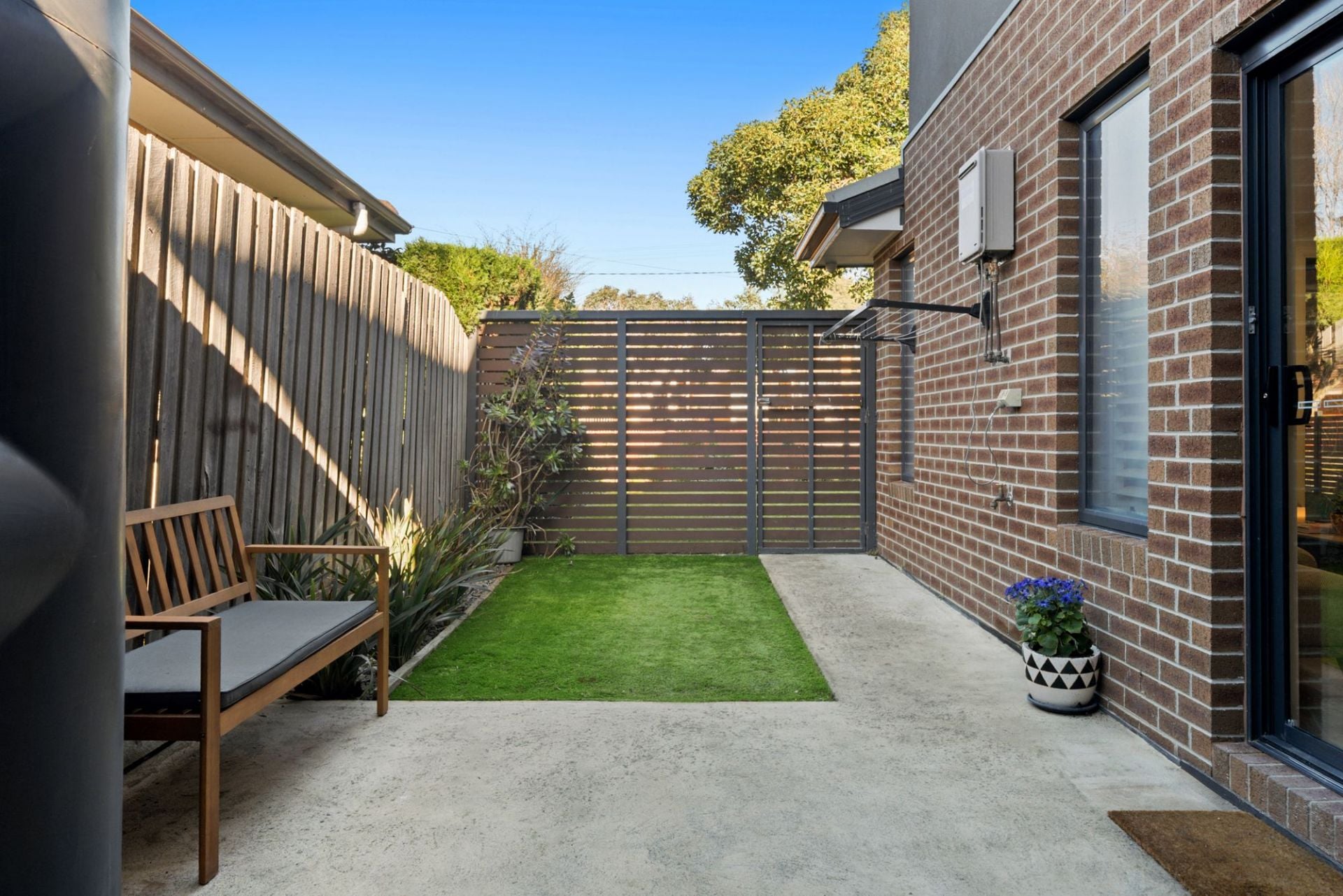 UNDER OFFER

Style, Space & Sophistication in a Prime Family Setting