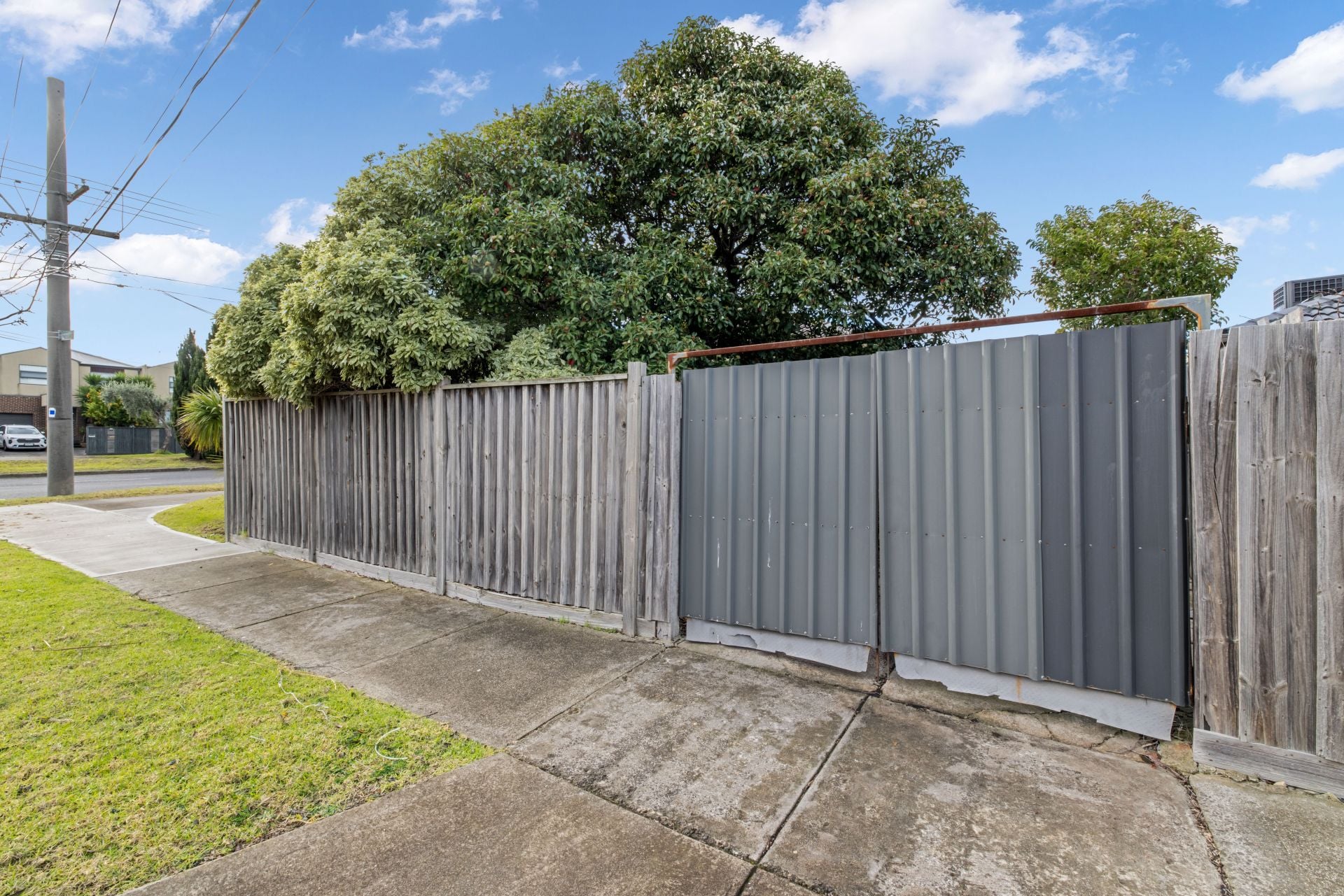 Family Charm at 22 Michigan Terrace, Thomastown