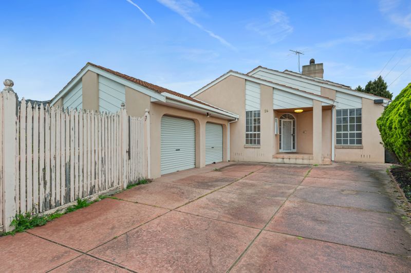 24 Barnard Court, Epping