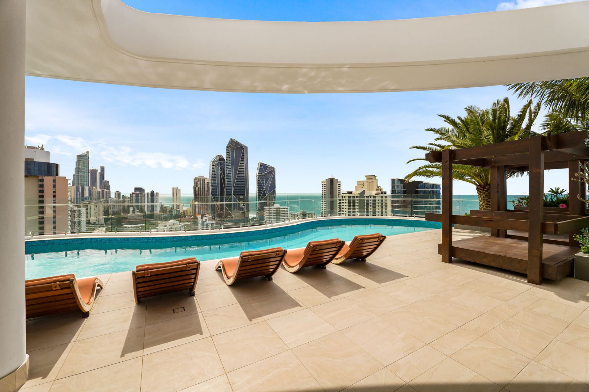 Level 16/1605/28-30 Second Avenue, Broadbeach - Thumbnail 4
