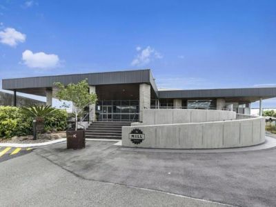 Turn key fitted offices with high car park ratio!