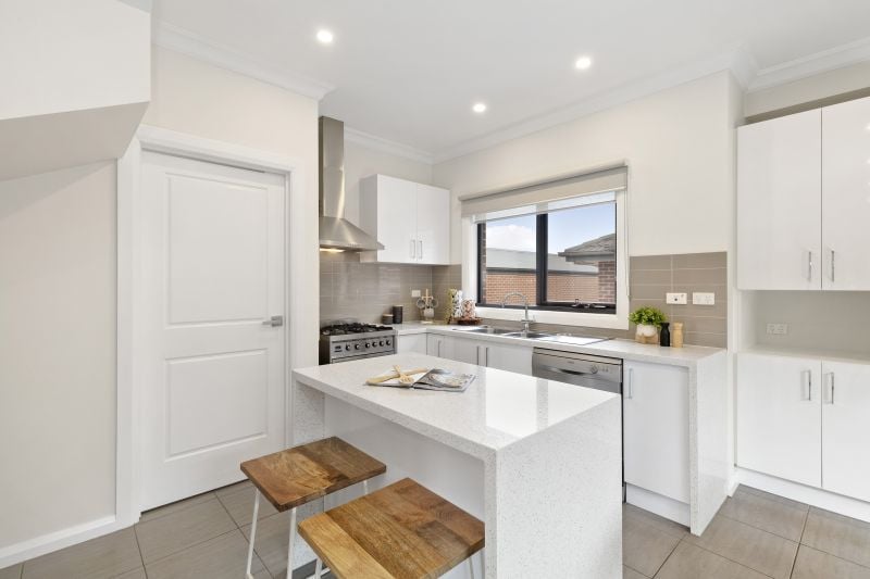 1/3 Cool Street, Reservoir