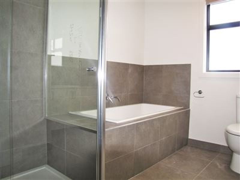 1B Begonia Court, Lalor