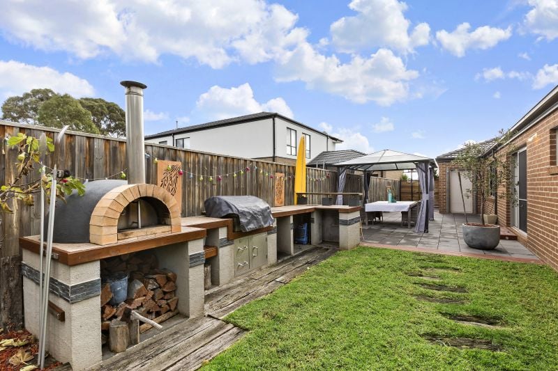 4 Pomegranate Grove, Mernda