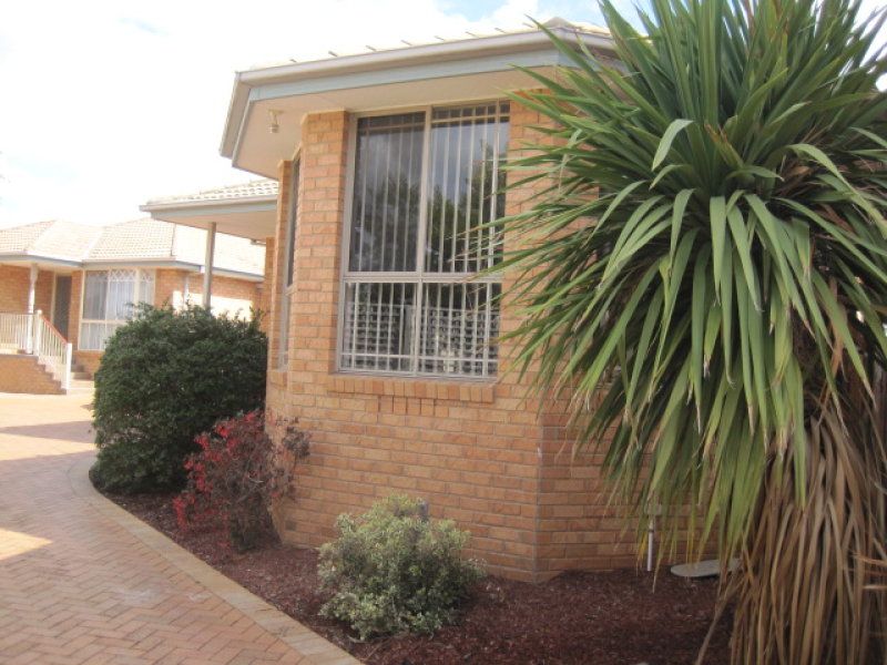 Well Presented Three Bedroom Home Unit...