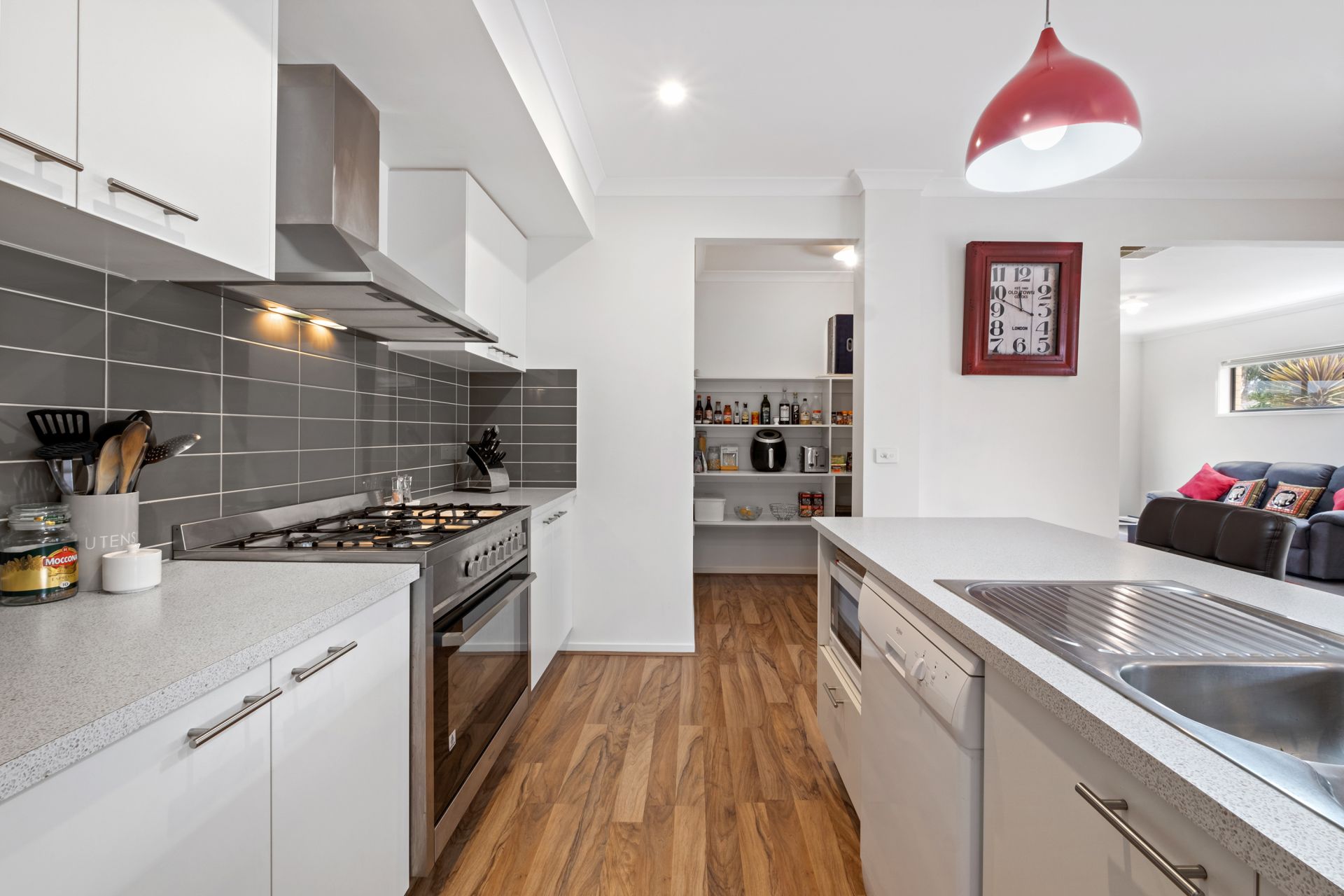 8 Perry Lane, Epsom, Epsom, Epsom - Thumbnail 5