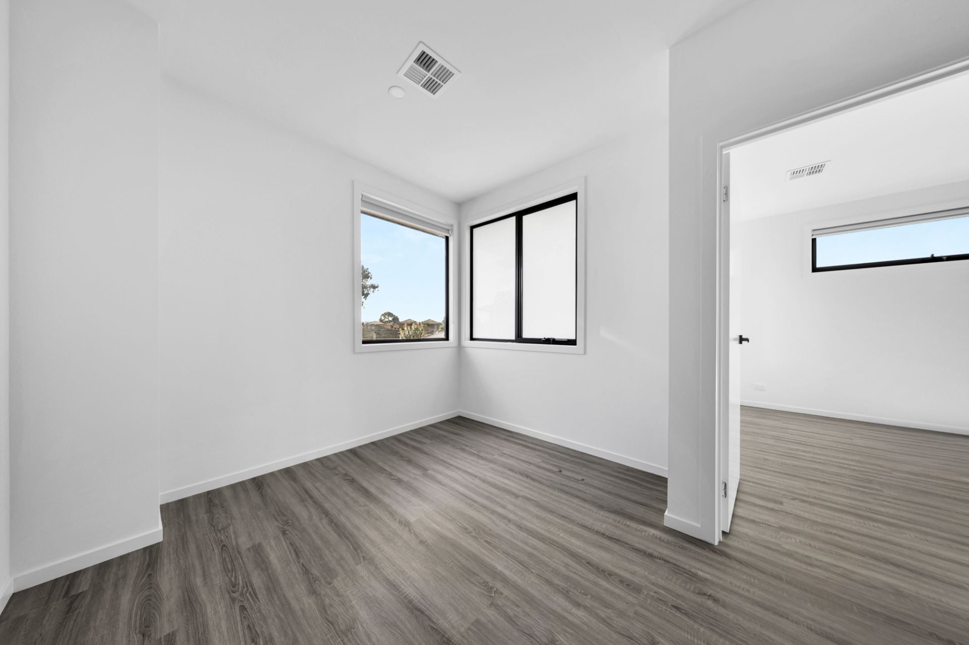 Freshly Built Comfort in Prime Lalor Location