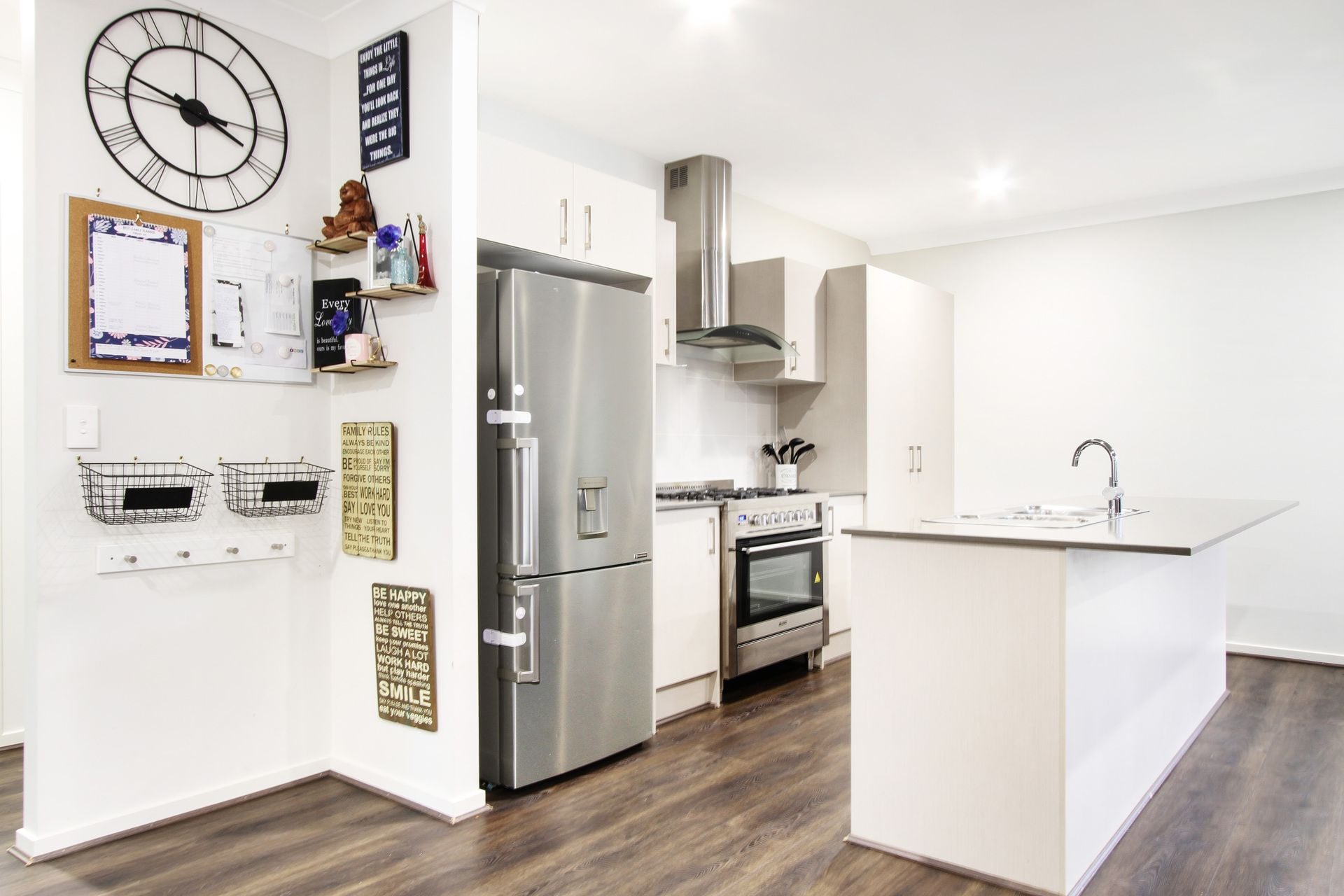 5 Omaroo Place, Horsley - Thumbnail 3
