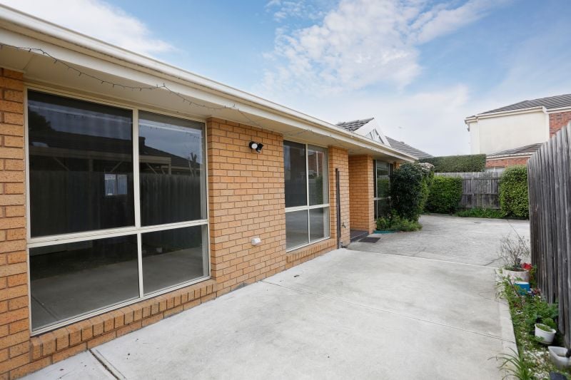 2/66 Barry Street, Reservoir