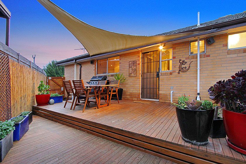STYLISHLY HOME, CLOSE TO ALL AMENITIES