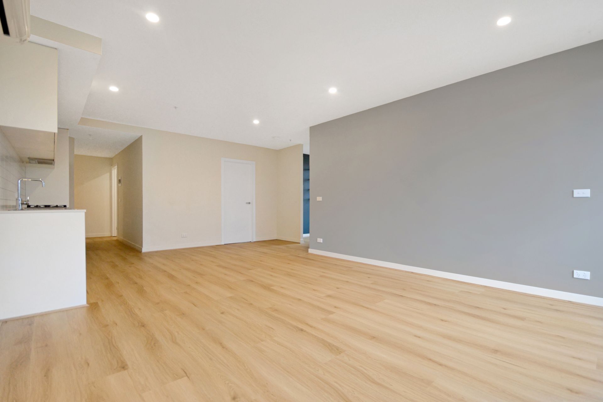 LIGHT AND BRIGHT APARTMENT LIVING