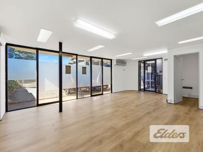 ADAPTABLE GROUND FLOOR OFFICE / RETAIL + 2 CAR PARKS!