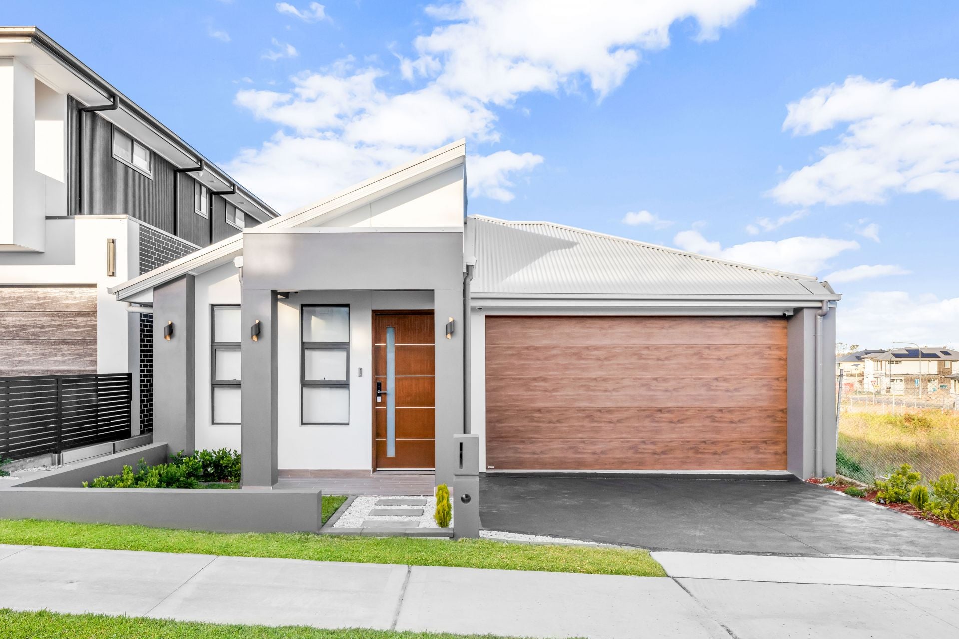 8 Flying Fox Circuit, Oakville - Image 1
