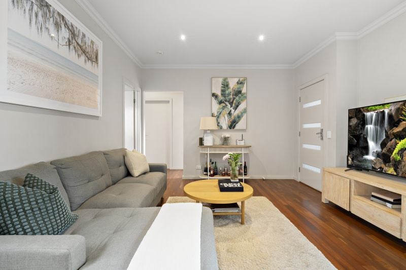 8 Reservoir Street, Reservoir