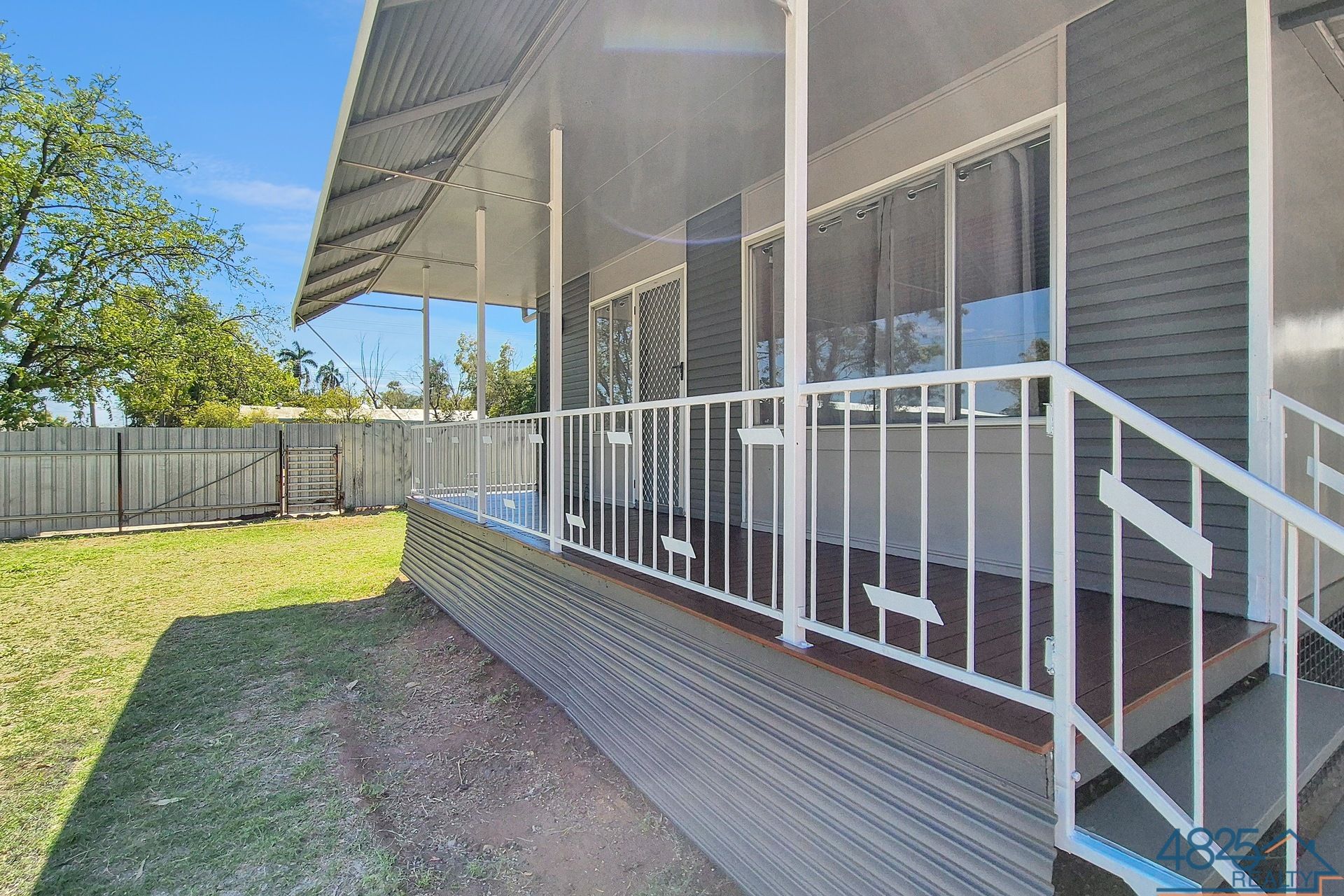 98 West Street Mount Isa QLD, Mount Isa City - Thumbnail 2