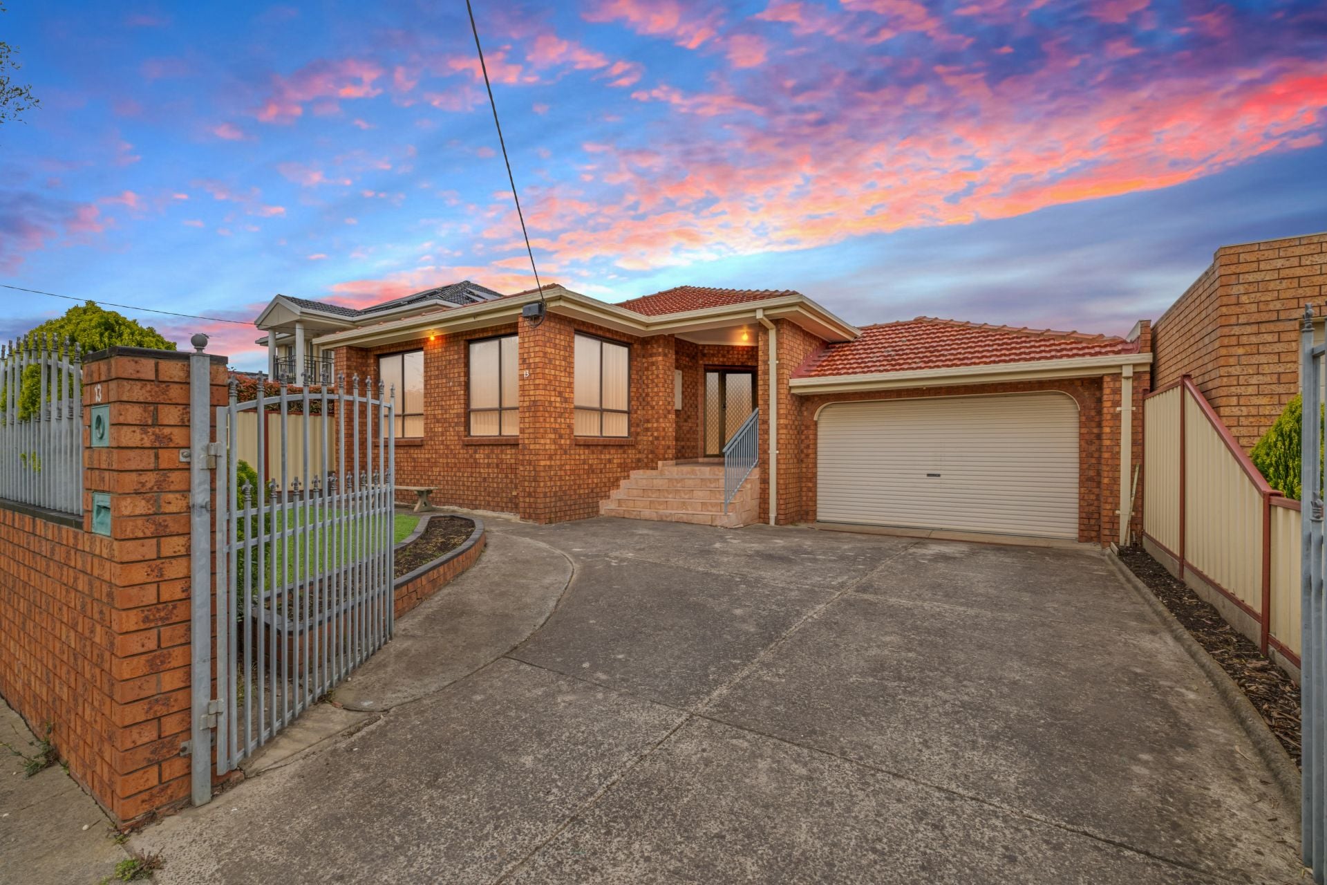 Space, Comfort & Versatility In A Prime Lalor Setting