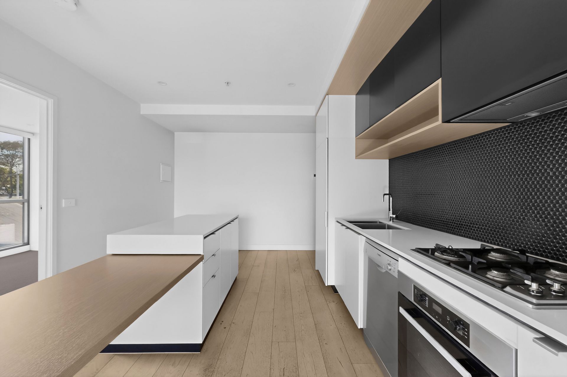 201/5-7 Nepean Highway, Elsternwick - Thumbnail 8