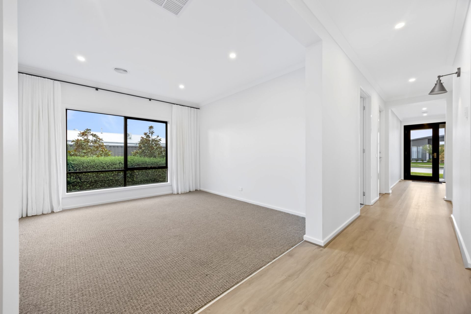 24 Blomeley  Drive, Lucas, Lucas - Thumbnail 3