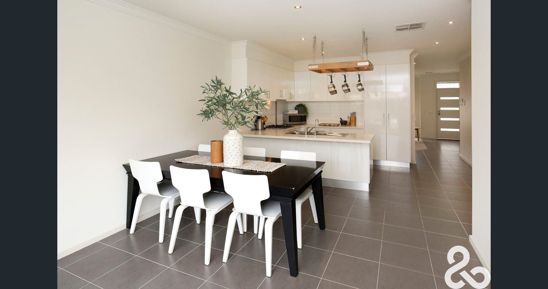 Spacious & Convenient Home for Rent in South Morang