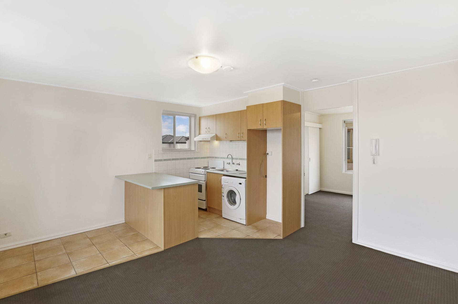 Cosy & Secure, One Bedroom Apartment in Prime Location