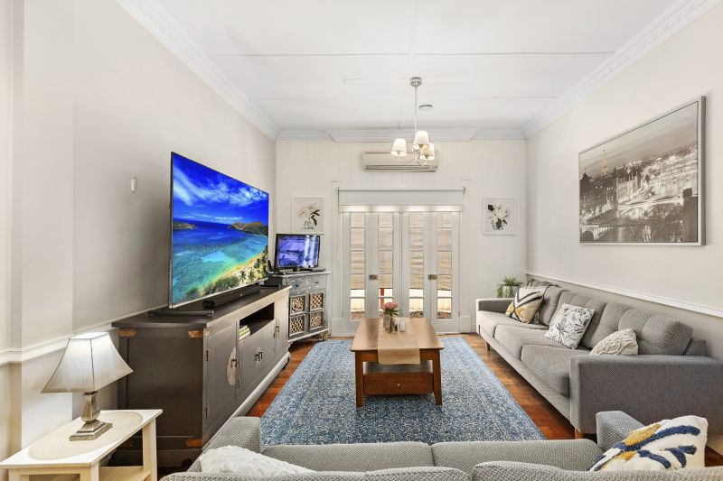 6 Gladstone Street, Reservoir