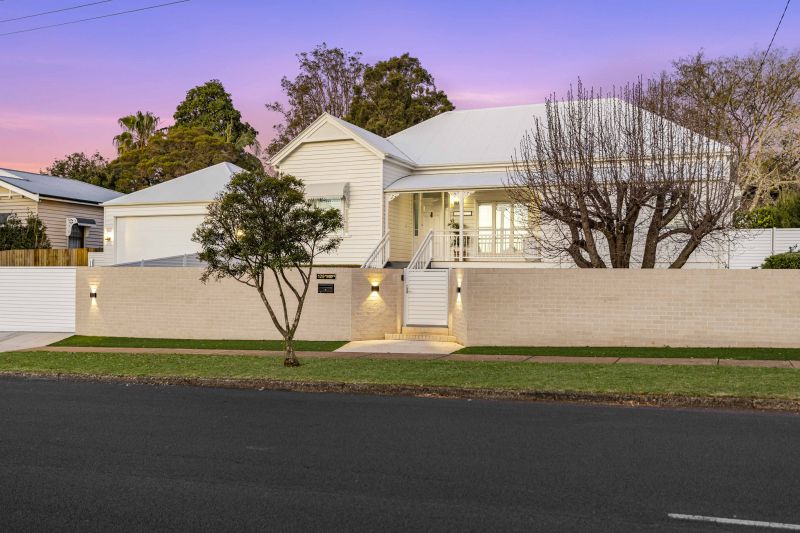 Impresive Mackenzie Manor