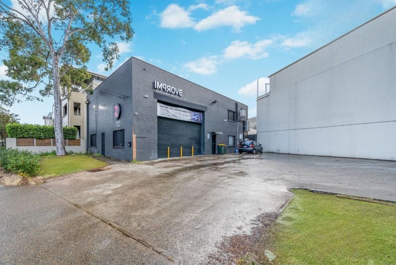 30 Tennyson Road, Mortlake