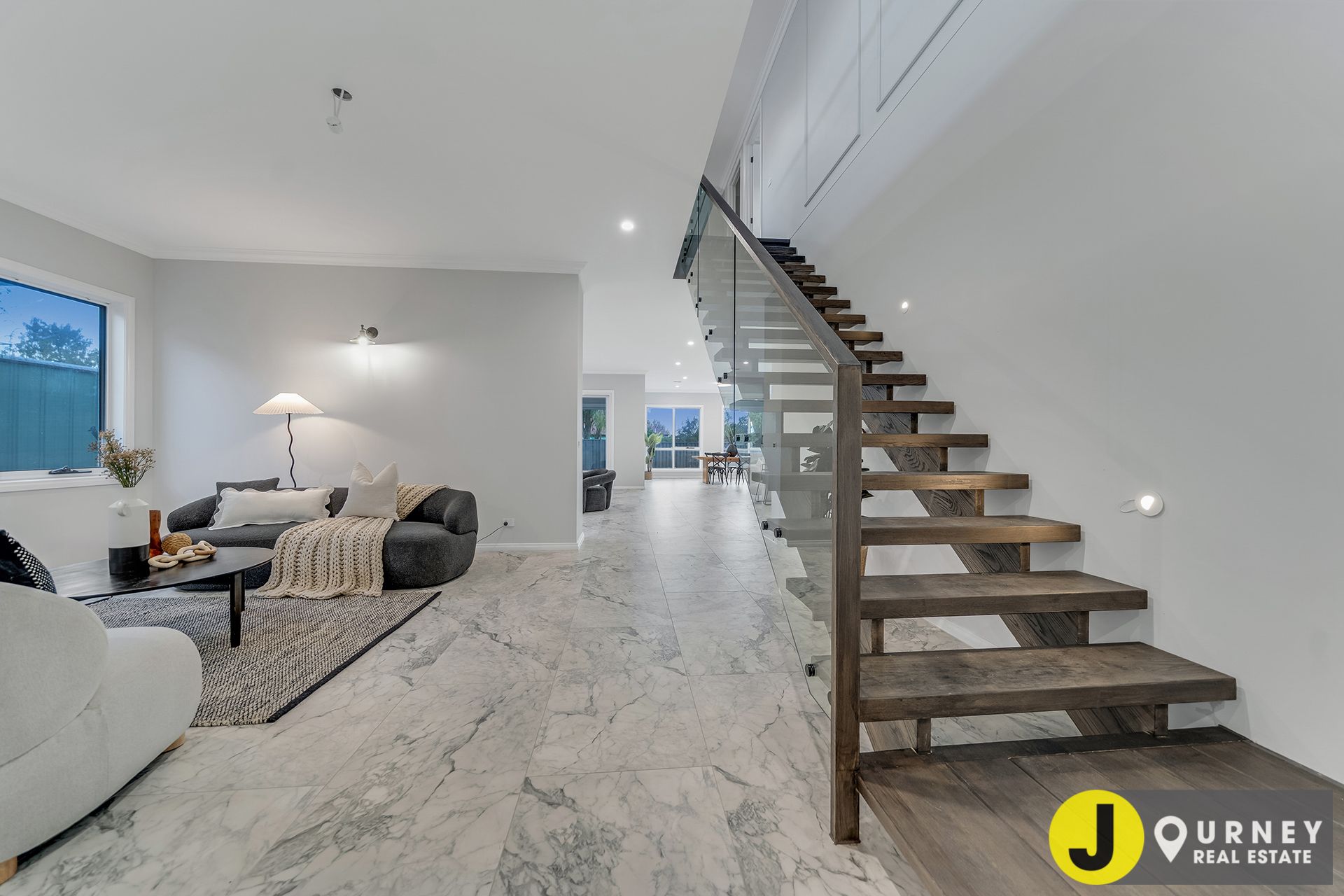 18 Highfield Avenue, Mulgrave VIC, Mulgrave - Thumbnail 4