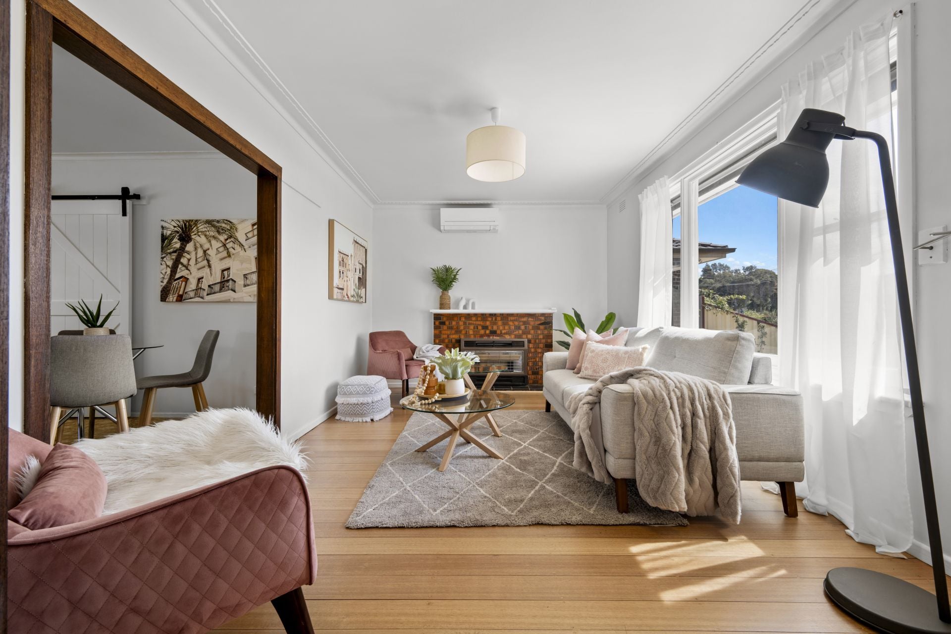 Elevated Charm In A Prime Lalor Location
