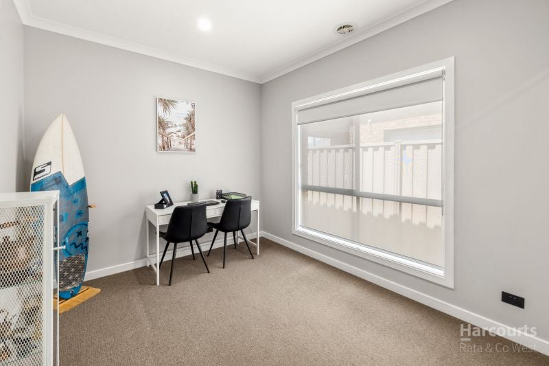 8 Mount Way, Caroline Springs