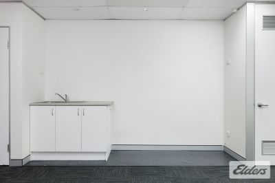 PRIME INDUSTRIAL OFFICE/SHOWROOM!