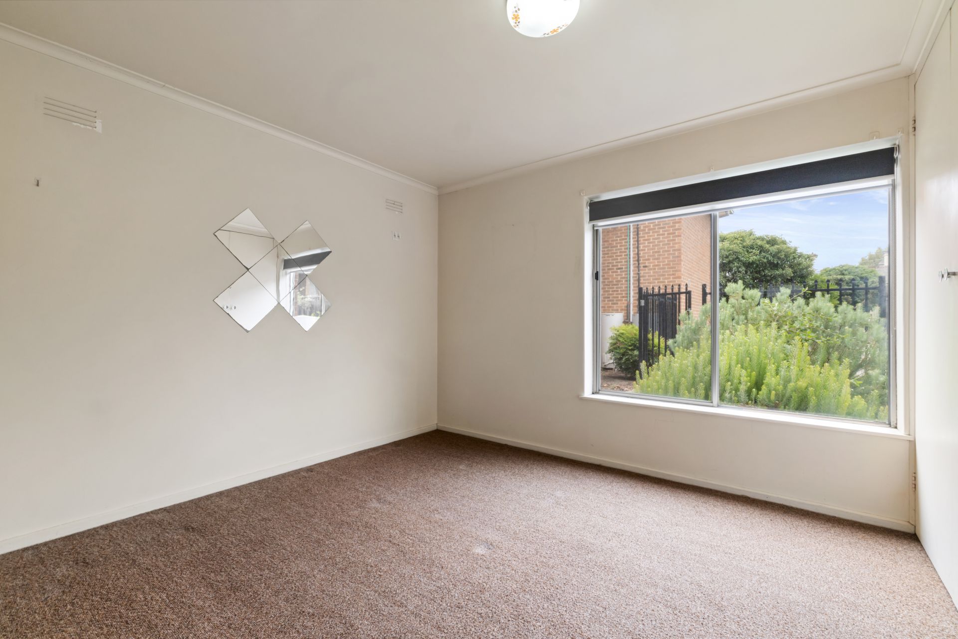 SPACE LIGHT AND COMFORTABLE LIVING IN A SUPERB LOCATION
