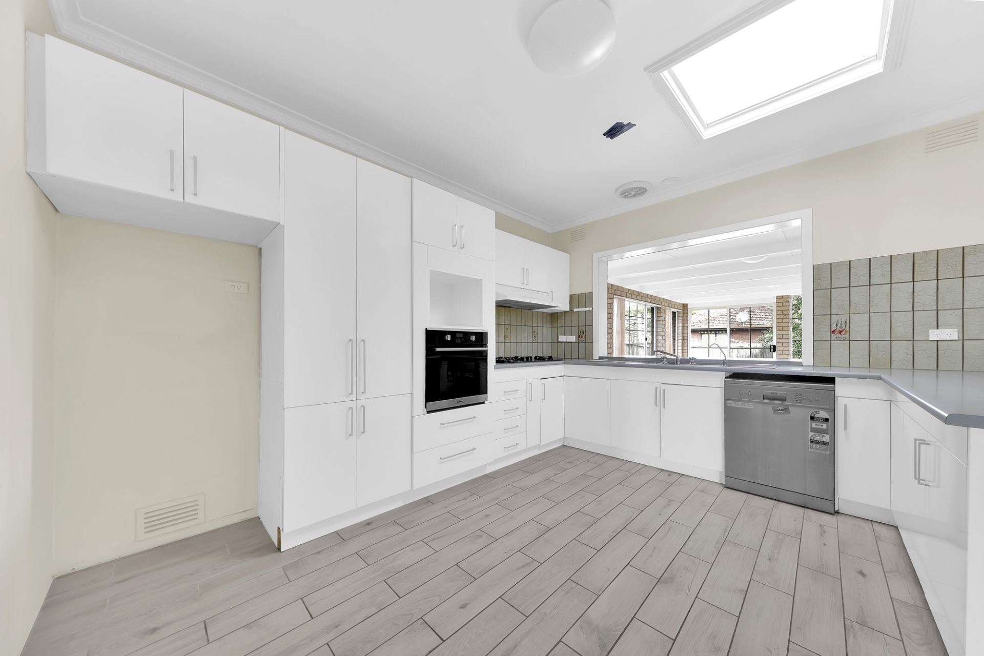 Modern Family Home in Prime Bundoora Location