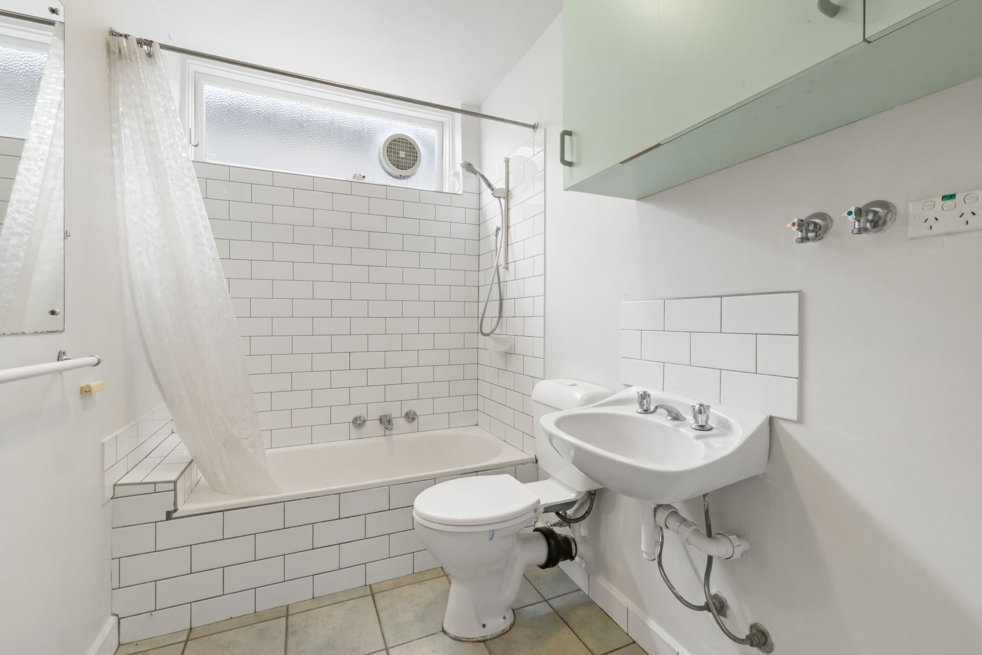 Northcote Unit in an Amazing Location!
