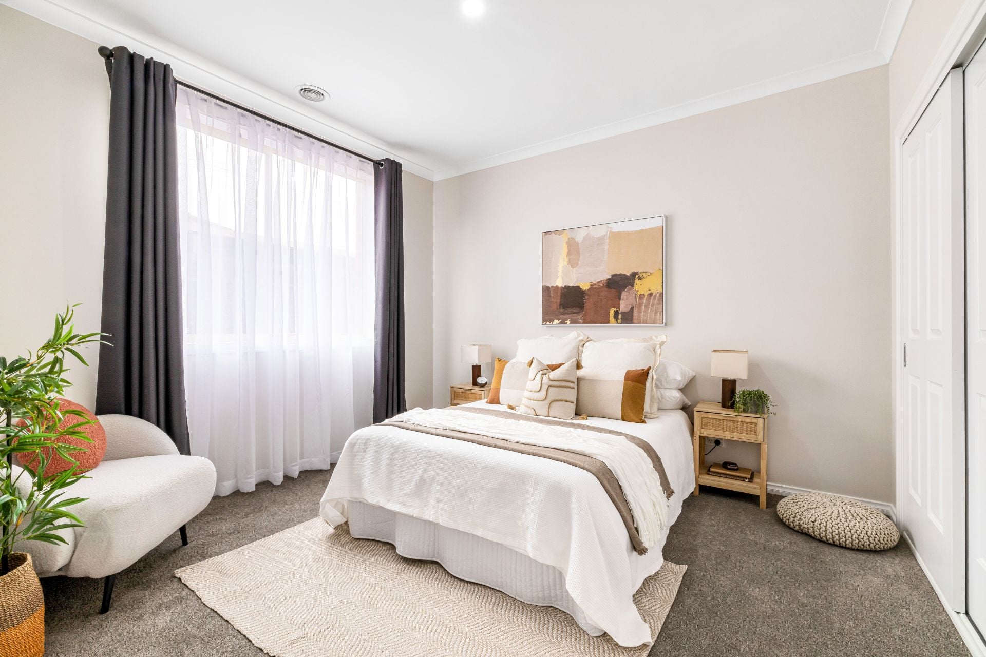 Stylish Living With Walk-To-Everything Ease