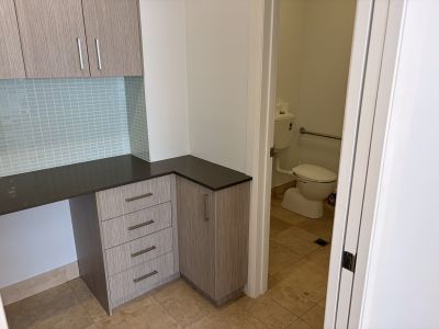 REFURBISHED GROUND FLOOR OFFICE!