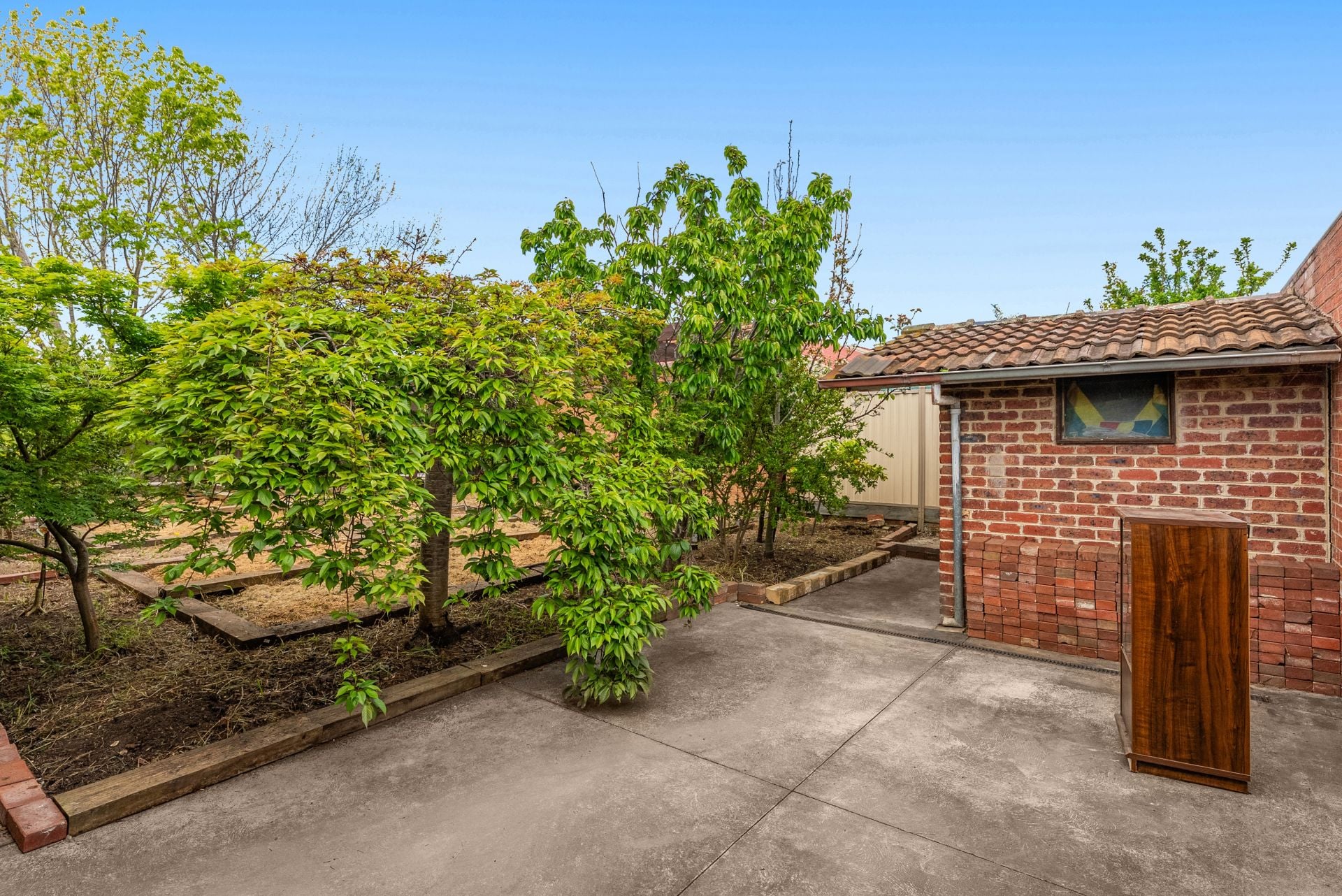 Comfortable, Convenient & Full of Potential in a Quiet Court