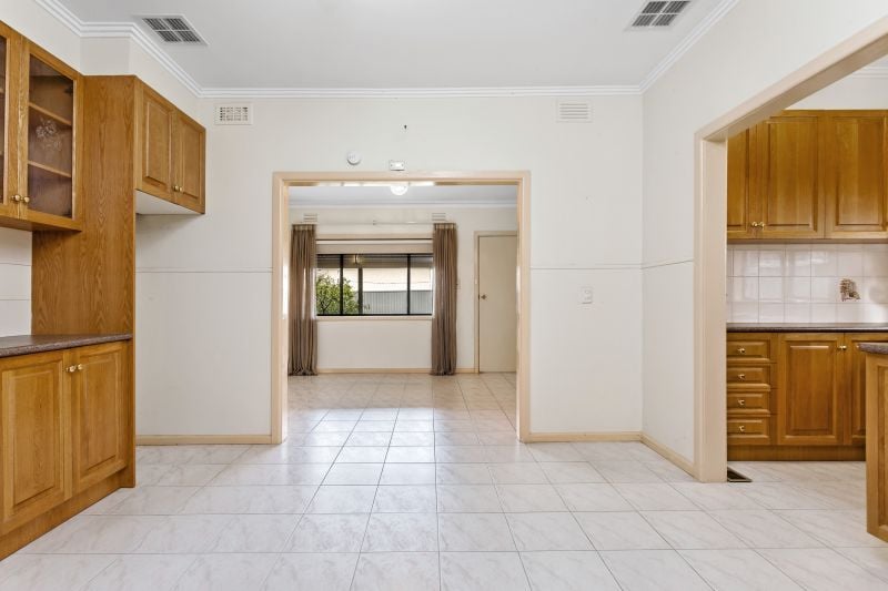 135 Middle Street, Hadfield