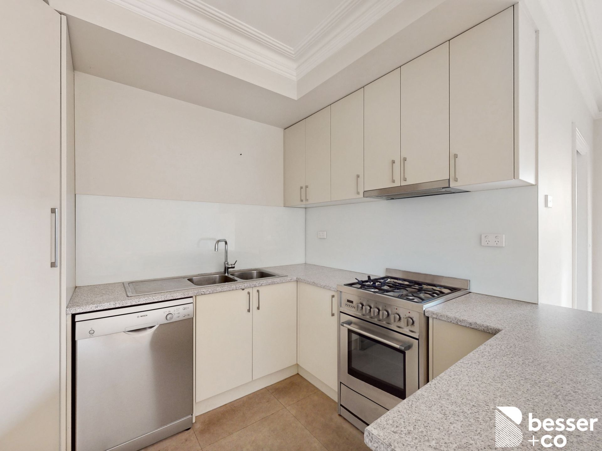 3/4 Eleanor Street, Footscray - Thumbnail 3