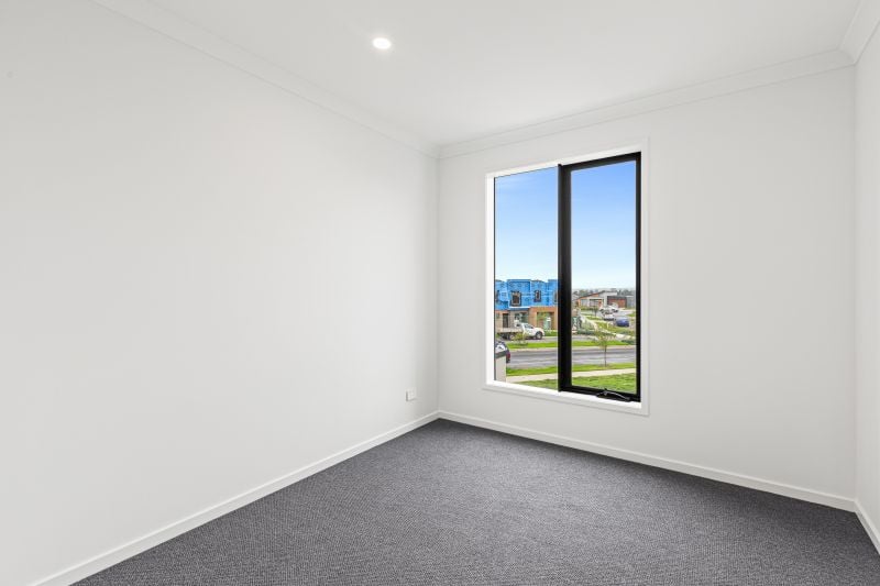 8 Earthshine Walk, Wollert