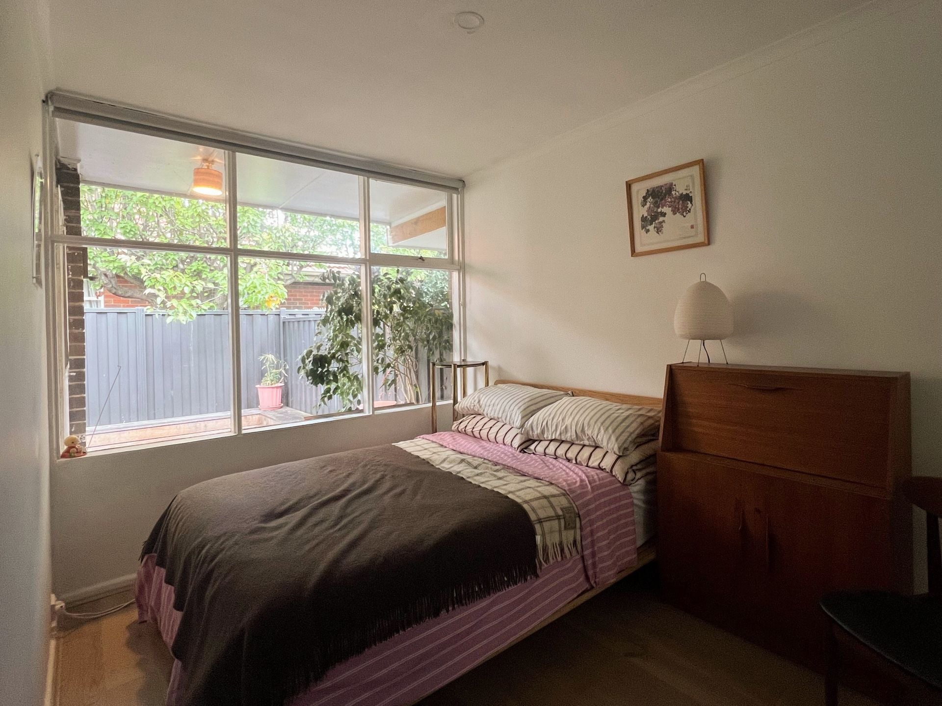 Beautifully Refurbished Unit in a Prime Reservoir Location