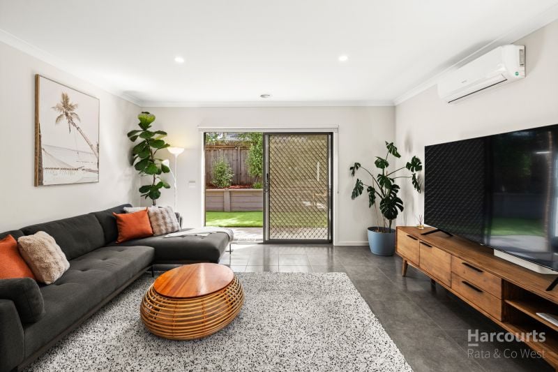 12 Versteegen Street, Fraser Rise