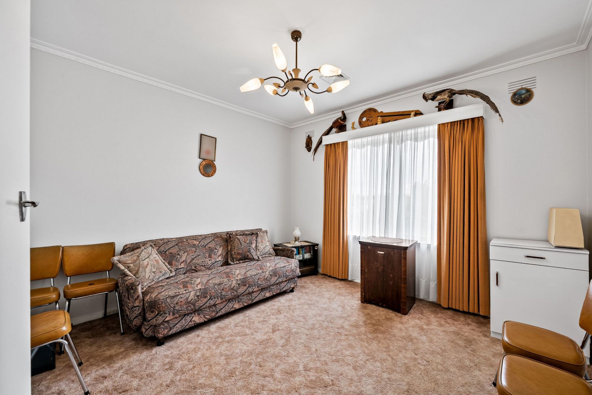 2 HOMES IN ONE ( 2 INCOMES $$$$ )
or SELF-CONTAINED IN-LAW ACCOMMODATION 
or A 5 BEDROOM HOME WITH ROOM FOR ALL